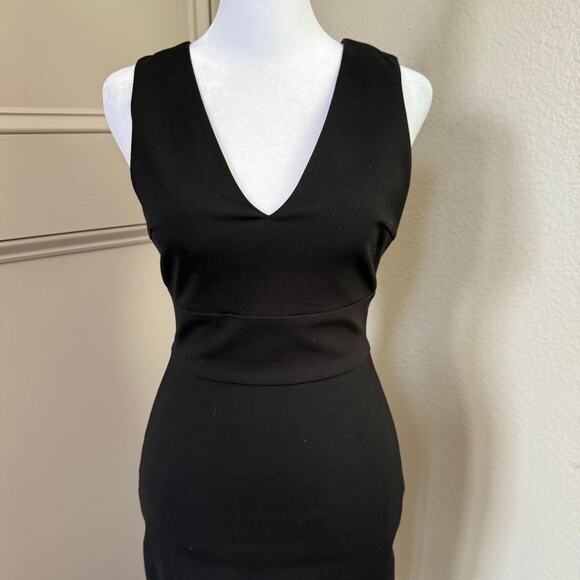 Bebe Black Deep V Sleeveless Mid Length Dress Sz 0 Double Zip Back Sexy Classic - Picture 5 of 6